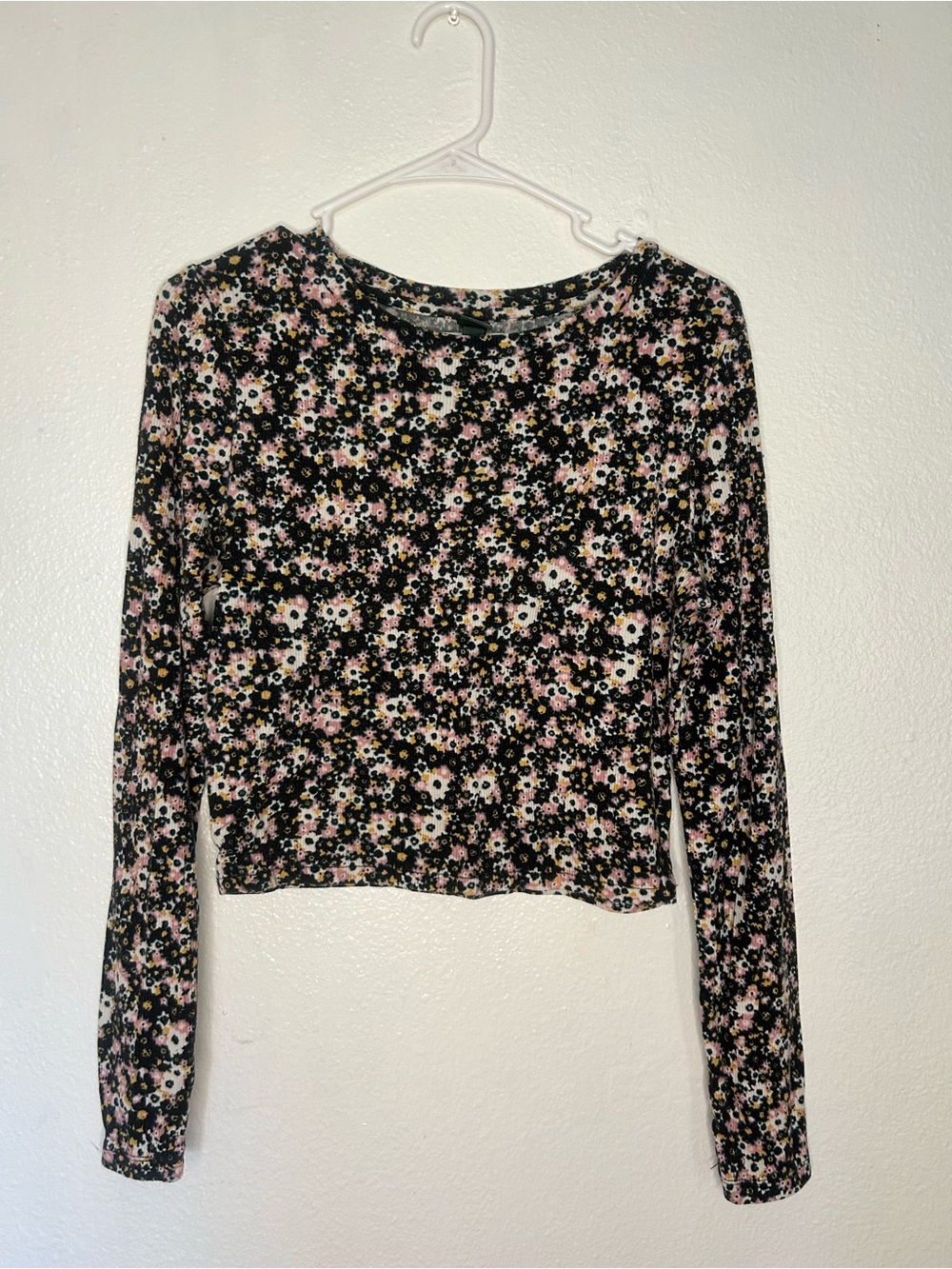 Wild Fable Black Floral Long-Sleeve Crop Top